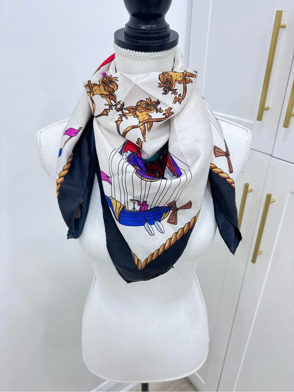 Vintage Hot air balloon Scarf balloon motifs square